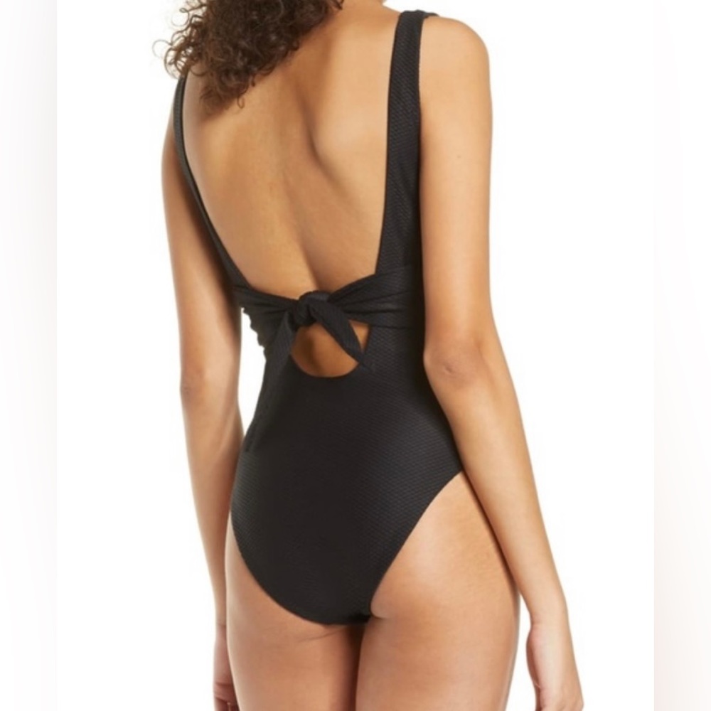 NWT Nordstrom’s Chelsea28 Belted One Piece Swimsuit - Picture 4 of 14